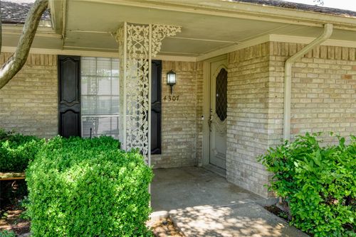 4307 Harvest Hill Rd, Dallas, TX, 75244-6422 | Card Image