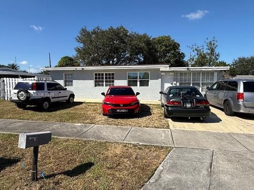 3610 Sw 45th Ave, West Park, FL, 33023-5533 | Card Image