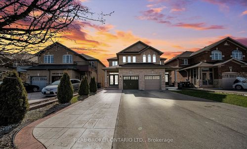 7402 St Barbara Blvd, Mississauga, ON, L5W0C3 | Card Image