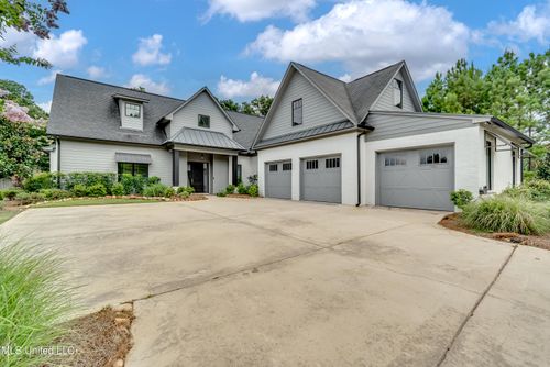 215 Chestnut Spring Rd, Flora, MS, 39071-6605 | Card Image