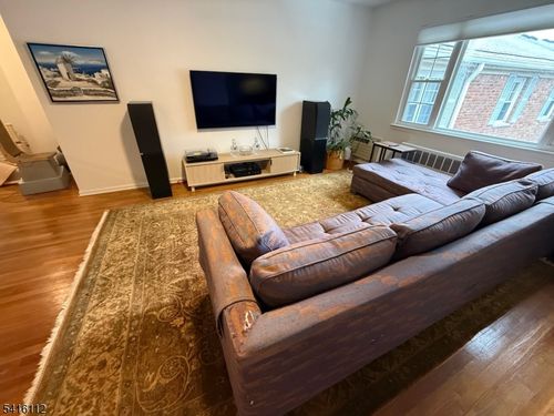 2-2 Wedgewood Dr, Verona, NJ, 07044-2179 | Card Image