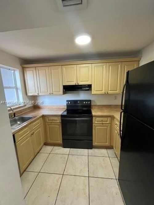 65-4331 W 11th Ln, Hialeah, FL, 33012-7714 | Card Image