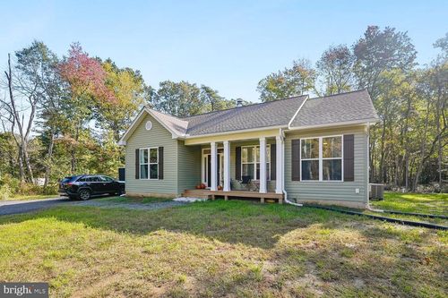6735 Beverly Rd, Broad Run, VA, 20137-2227 | Card Image