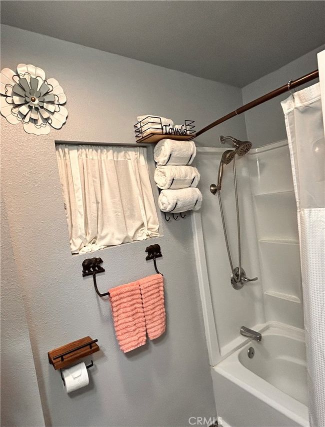 Bathroom with bathtub | Image 13