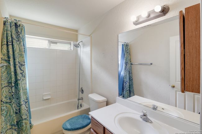 127 Still Brook Ln, House other with 3 bedrooms, 2 bathrooms and null parking in Cibolo TX | Image 16