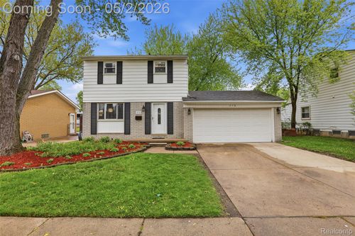 578 Worchester St, Westland, MI, 48186-3827 | Card Image