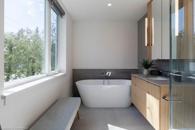 315 Park St W, House other with 5 bedrooms, 3 bathrooms and 2 parking in Dundas ON | Image 23