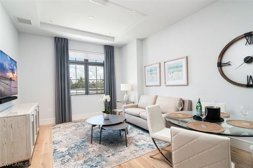 205-101 8th St S, NAPLES, FL, 34102-6121 | Card Image