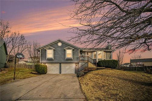 8403 Ne 107th St, Kansas City, MO, 64157-9218 | Card Image