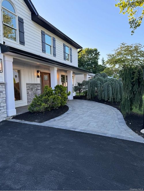 36 Flintridge Dr, Holbrook, NY, 11741-2806 | Card Image