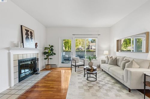 15 Marina Lakes Dr, Richmond, CA, 94804-7447 | Card Image