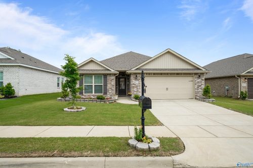 6077 Thorntons Way Cir Nw, Huntsville, AL, 35810-1431 | Card Image