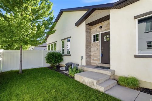 7062 S 300 E, Midvale, UT, 84047-1656 | Card Image