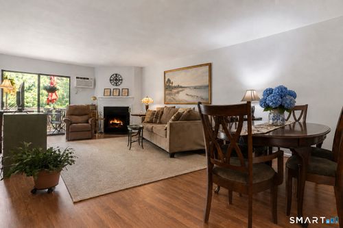 20-20 Granite Rd, Guilford, CT, 06437-2369 | Card Image