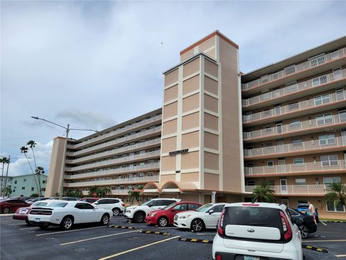 204-1847 Shore Dr S, SOUTH PASADENA, FL, 33707-4717 | Card Image