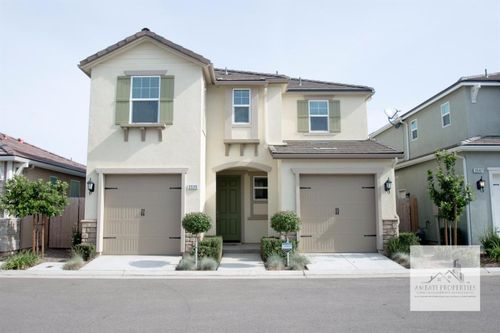 3539 Luminary Way, Clovis, CA, 93619-8039 | Card Image