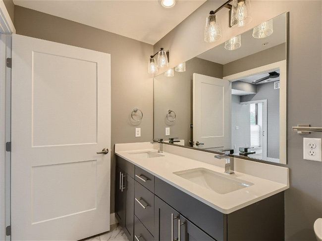 Primary Bathroom.jpg | Image 17