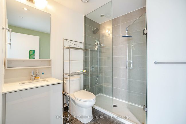 5702 - 5 Buttermill Ave, Condo with 3 bedrooms, 2 bathrooms and 1 parking in Vaughan ON | Image 14