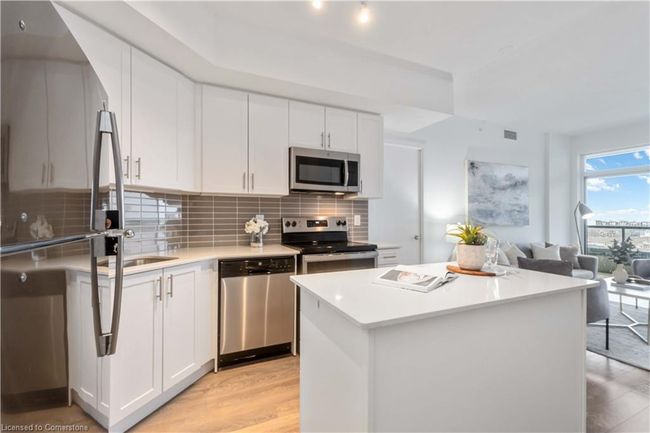 807 - 550 N Service Rd, House attached with 2 bedrooms, 2 bathrooms and 1 parking in Grimsby ON | Image 11