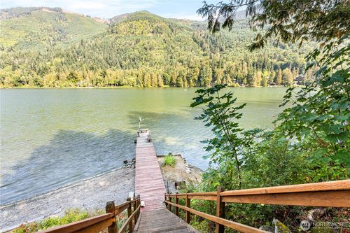 9204 Silver Lake Rd, Maple Falls, WA, 98266-7923 | Card Image