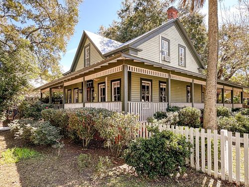 78 12th St, Apalachicola, FL, 32320-2055 | Card Image