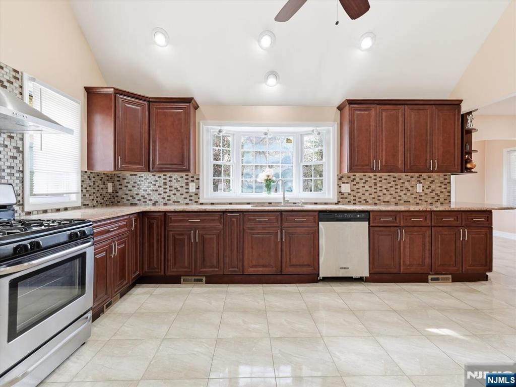 Residential in Livingston 4