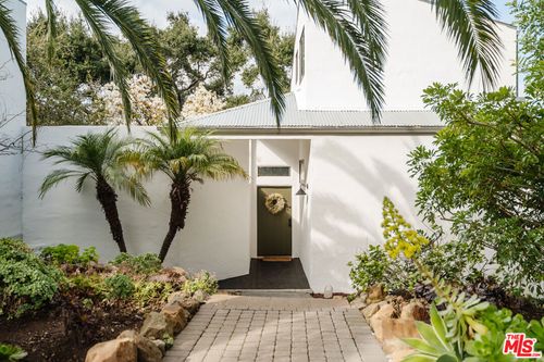 2002 Tuna Canyon Rd, Topanga, CA, 90290-3441 | Card Image