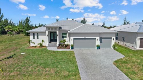 8086 Clyde Cir, PORT CHARLOTTE, FL, 33981 | Card Image