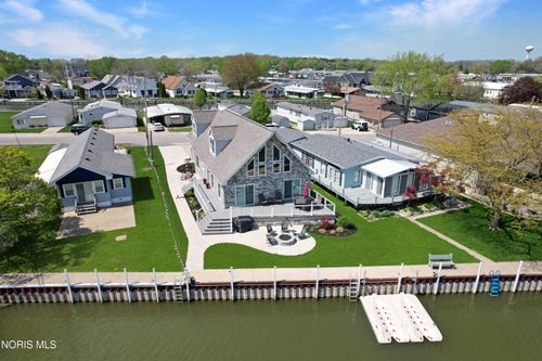 1531 N Compass Ave, Port Clinton, OH, 43452-4206 | Card Image
