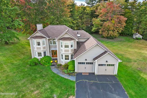10 Lillybrook Rd, Pittsfield, MA, 01201-9109 | Card Image