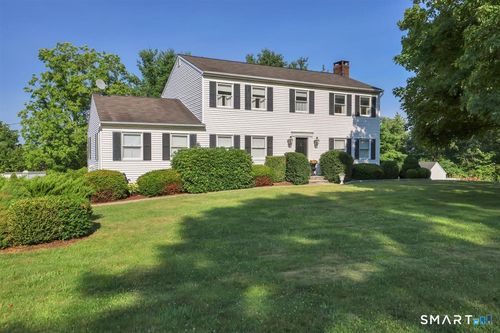 1 E Gate Rd, Danbury, CT, 06811-3607 | Card Image
