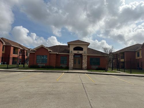 0-107 Oak Park Dr, Clute, TX, 77531-3922 | Card Image
