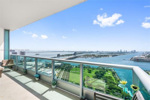 3704-900 Biscayne Blvd, Miami, FL, 33132-1561 | Card Image