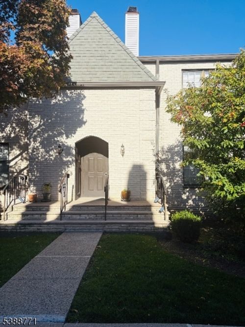 130 Falls Bridge Dr, Totowa, NJ, 07512-1724 | Card Image