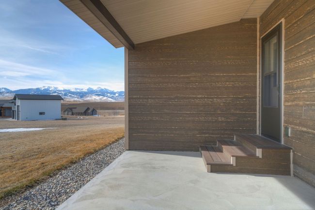 Back patio | Image 32