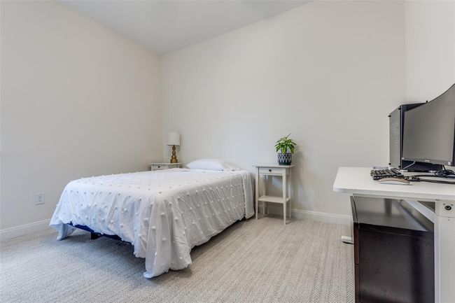 Secondary bedroom. | Image 21