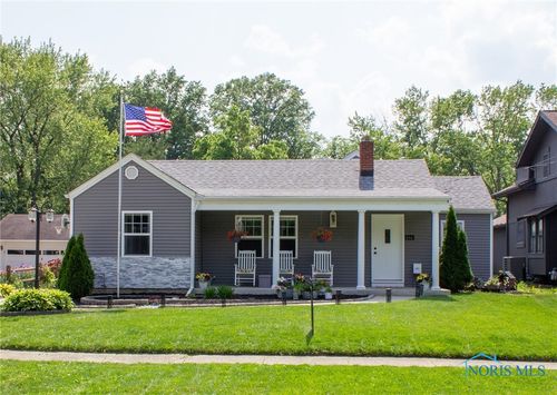 866 Louisiana Ave, Perrysburg, OH, 43551-2335 | Card Image