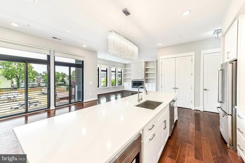 302-2 Stationmaster St Se, LEESBURG, VA, 20175 | Card Image