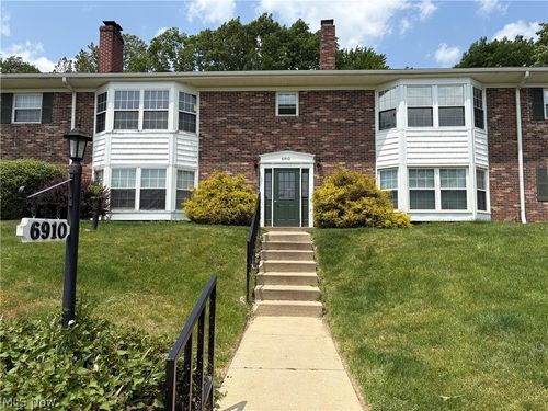 103-6910 Carriage Hill Dr, Brecksville, OH, 44141-4409 | Card Image