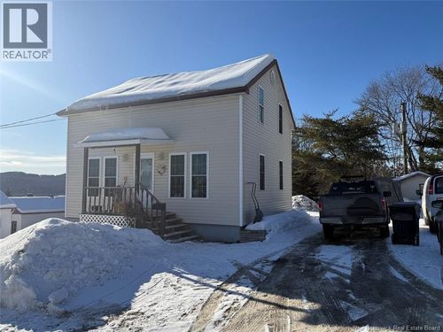 160 St-Georges Ave, Edmundston, NB, E3V2W4 | Card Image