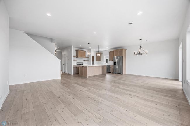 Living Room to Kitchen | Image 9