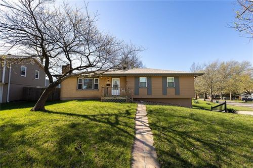 3101 Ne 66th Ter, Gladstone, MO, 64119-1512 | Card Image