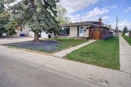 664 49 Ave W, Claresholm, AB, T0L0T0 | Card Image