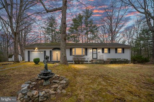 8710 Thornton Rolling Rd, Fredericksburg, VA, 22408-1700 | Card Image