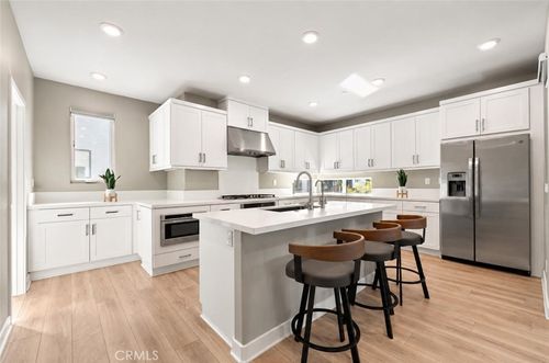 253 Waypoint, Tustin, CA, 92782-3757 | Card Image