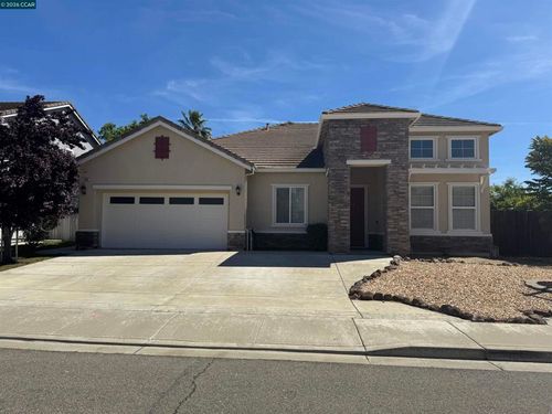 2000 Cinnamon Ridge Dr, Oakley, CA, 94561-1556 | Card Image