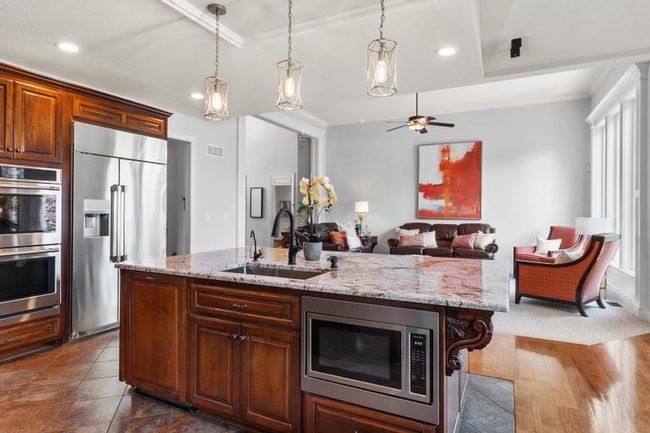 8127 Lone Elm Rd, House other with 5 bedrooms, 5 bathrooms and null parking in Lenexa KS | Image 16