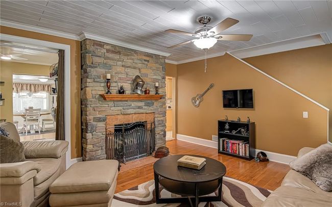 Living Room | Image 11