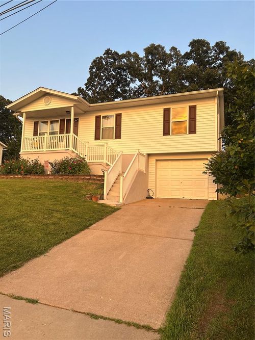 1358 W Main St, Union, MO, 63084-1084 | Card Image