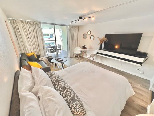 apt-703-445 Seaside Ave, Honolulu, HI, 96815-5518 | Card Image